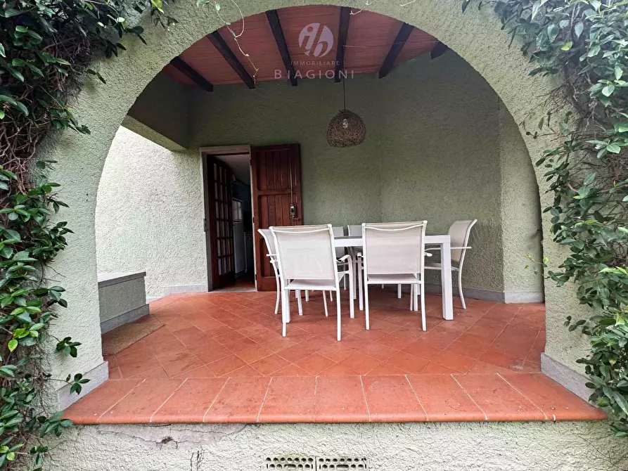 Immagine 9 di Casa indipendente in vendita  a Forte Dei Marmi