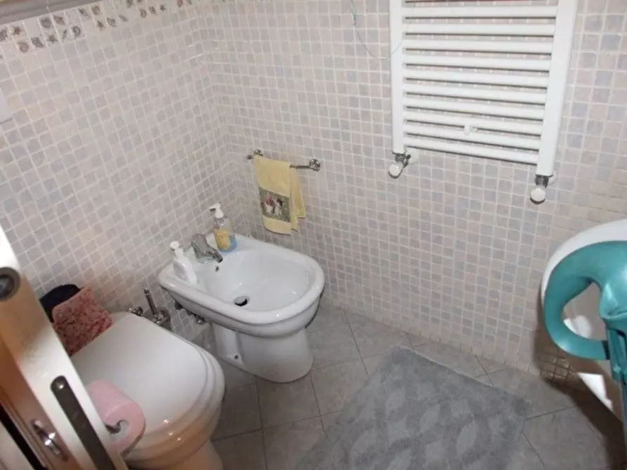 Immagine 15 di Villetta a schiera in vendita  a Massa