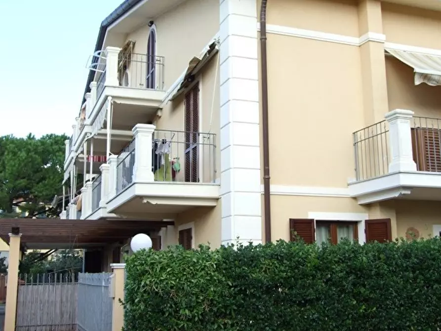 Immagine 27 di Villetta a schiera in vendita  a Massa