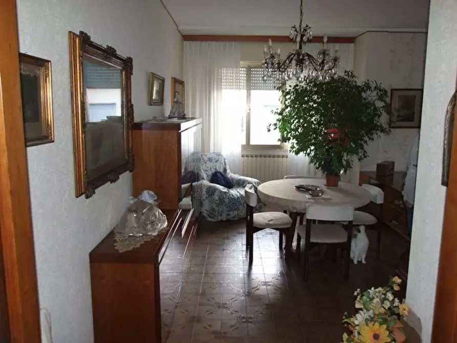 Immagine 13 di Mansarda in vendita  a Massa