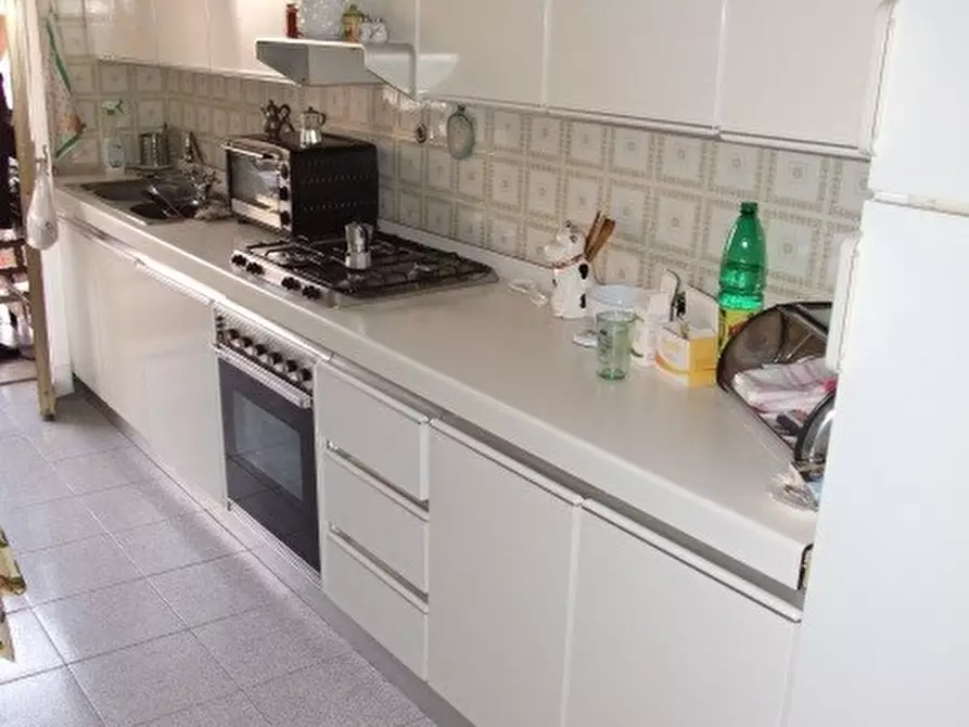 Immagine 9 di Mansarda in vendita  a Massa