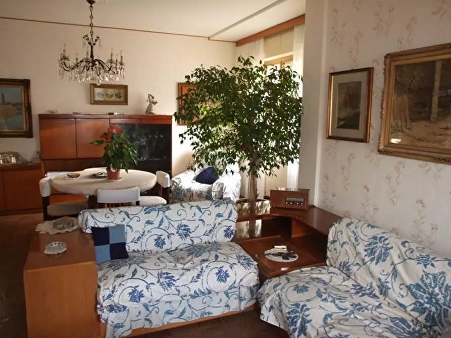 Immagine 6 di Mansarda in vendita  a Massa