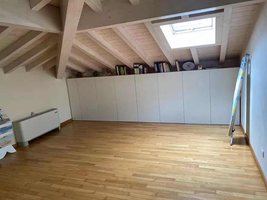 Immagine 18 di Porzione di casa in vendita  a Pietrasanta