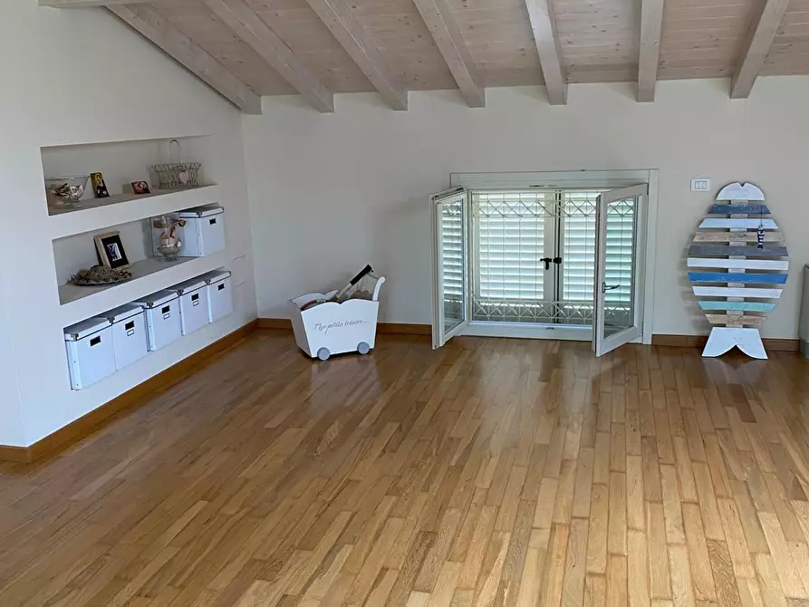 Immagine 17 di Porzione di casa in vendita  a Pietrasanta