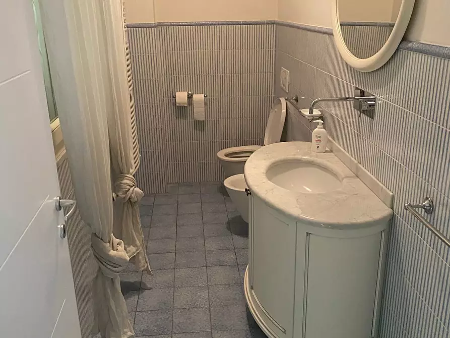 Immagine 14 di Porzione di casa in vendita  a Pietrasanta