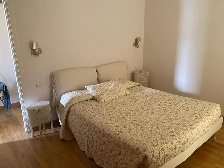 Immagine 10 di Porzione di casa in vendita  a Pietrasanta