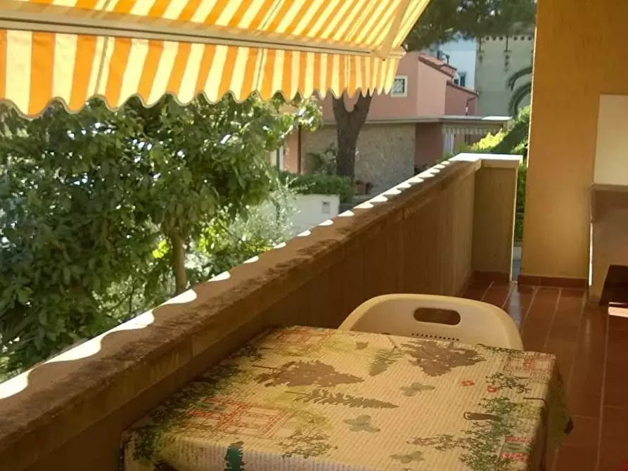 Immagine 2 di Appartamento in affitto  a Camaiore