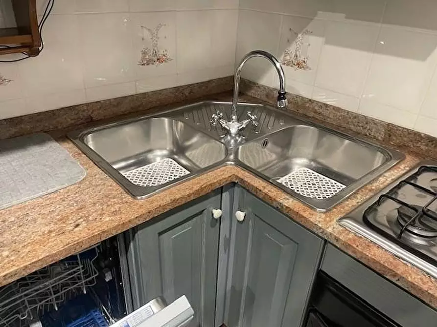 Immagine 5 di Casa semindipendente in vendita  a Massa