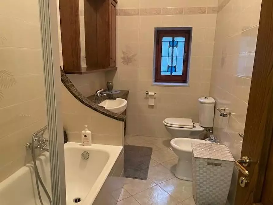 Immagine 25 di Casa semindipendente in vendita  a Massa