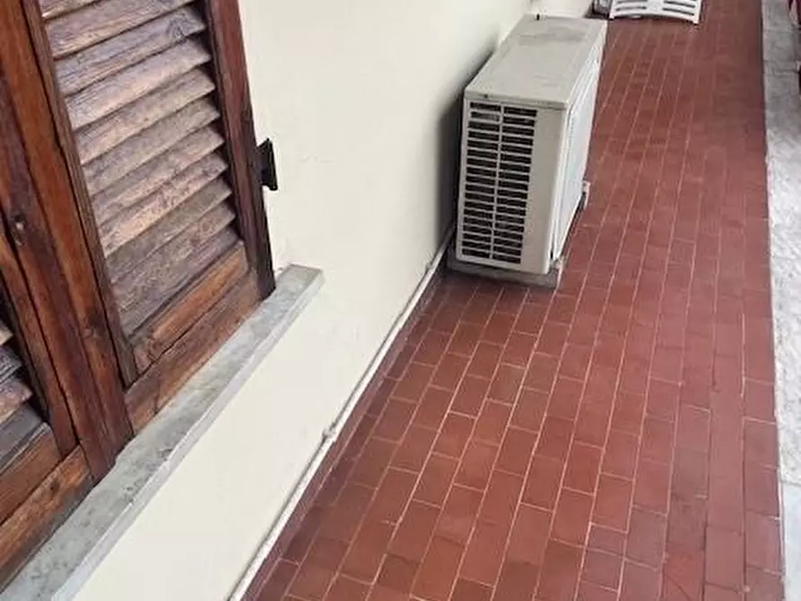 Immagine 14 di Casa semindipendente in vendita  a Massa