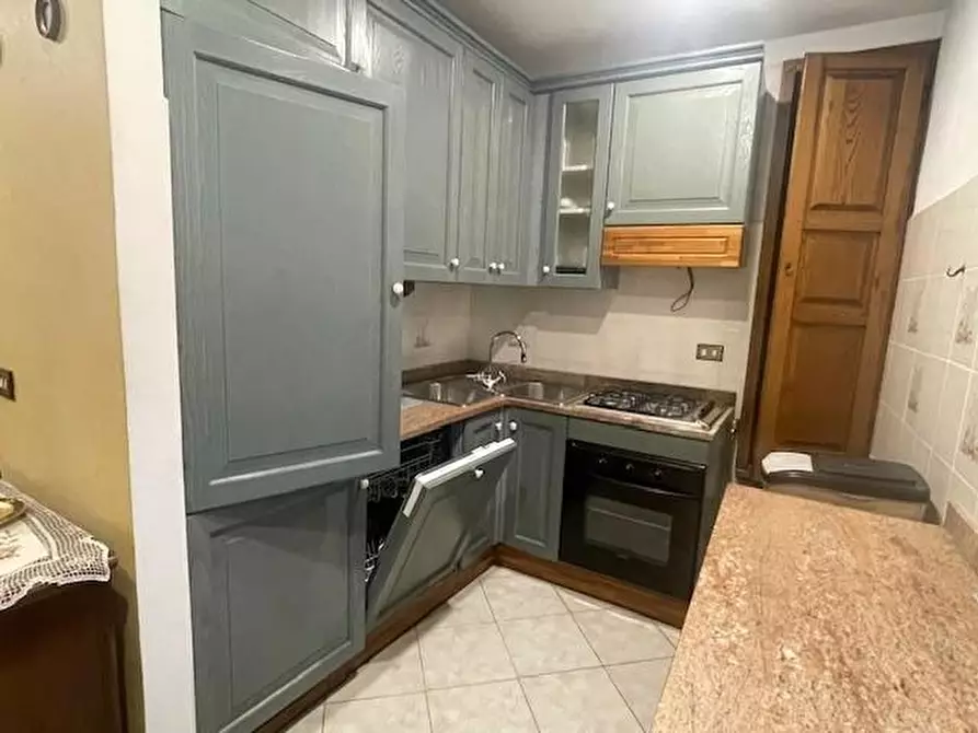 Immagine 2 di Casa semindipendente in vendita  a Massa