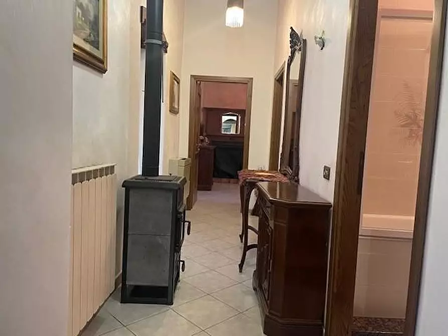 Immagine 17 di Casa semindipendente in vendita  a Massa