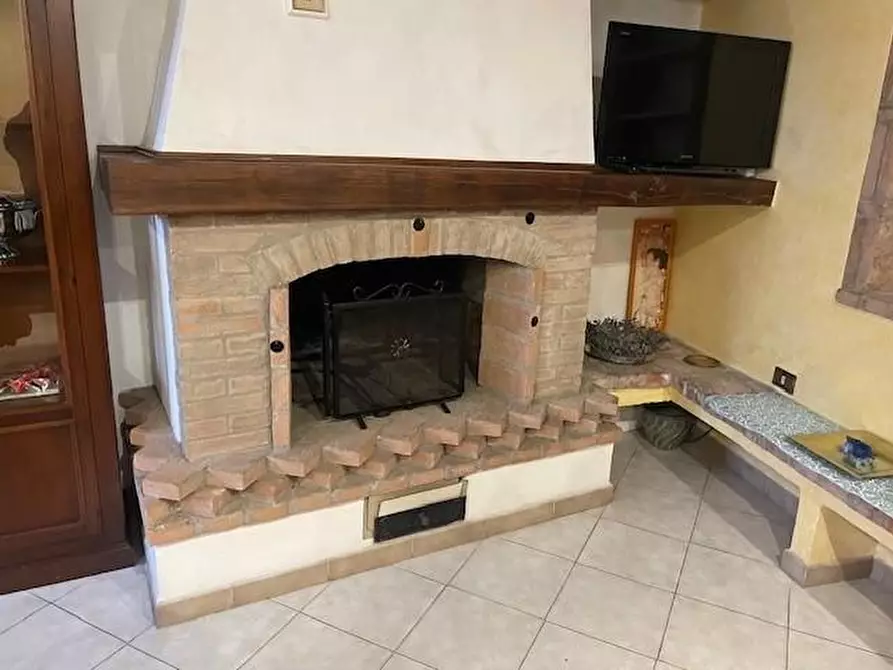 Immagine 11 di Casa semindipendente in vendita  a Massa