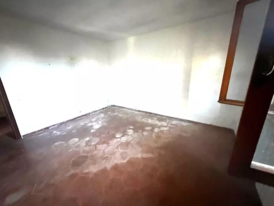 Immagine 35 di Villa in vendita  a Castelnuovo Magra