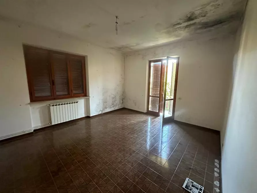 Immagine 21 di Villa in vendita  a Castelnuovo Magra