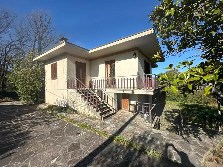 Immagine 1 di Villa in vendita  a Castelnuovo Magra