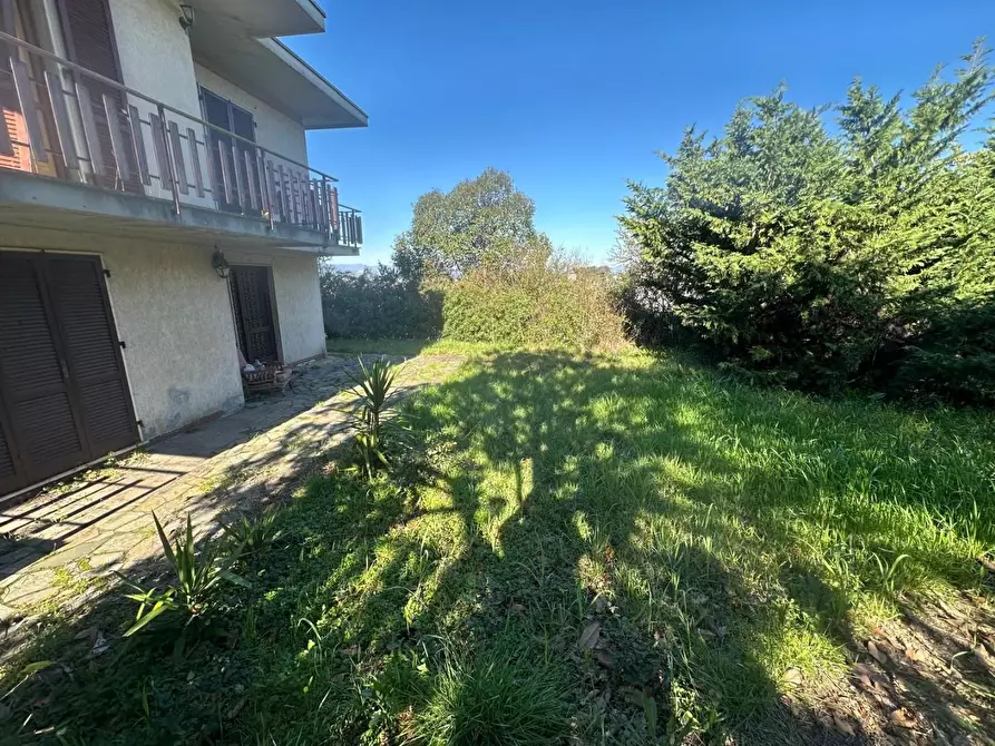 Immagine 8 di Villa in vendita  a Castelnuovo Magra