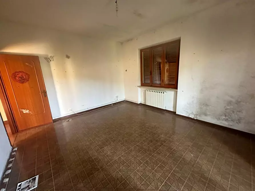 Immagine 23 di Villa in vendita  a Castelnuovo Magra