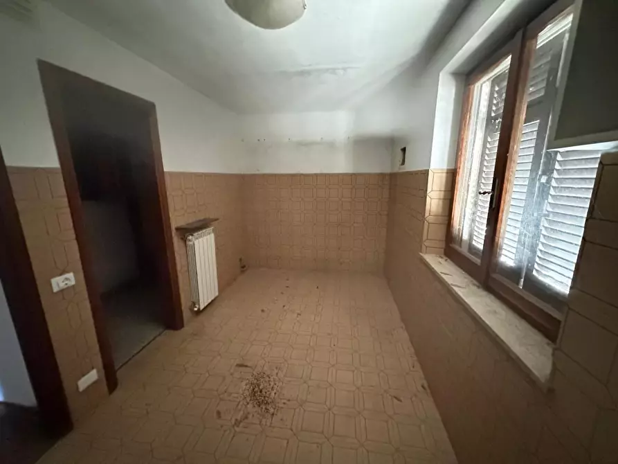 Immagine 30 di Villa in vendita  a Castelnuovo Magra