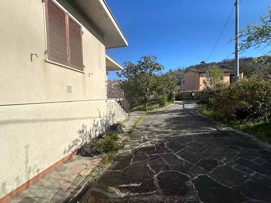 Immagine 6 di Villa in vendita  a Castelnuovo Magra