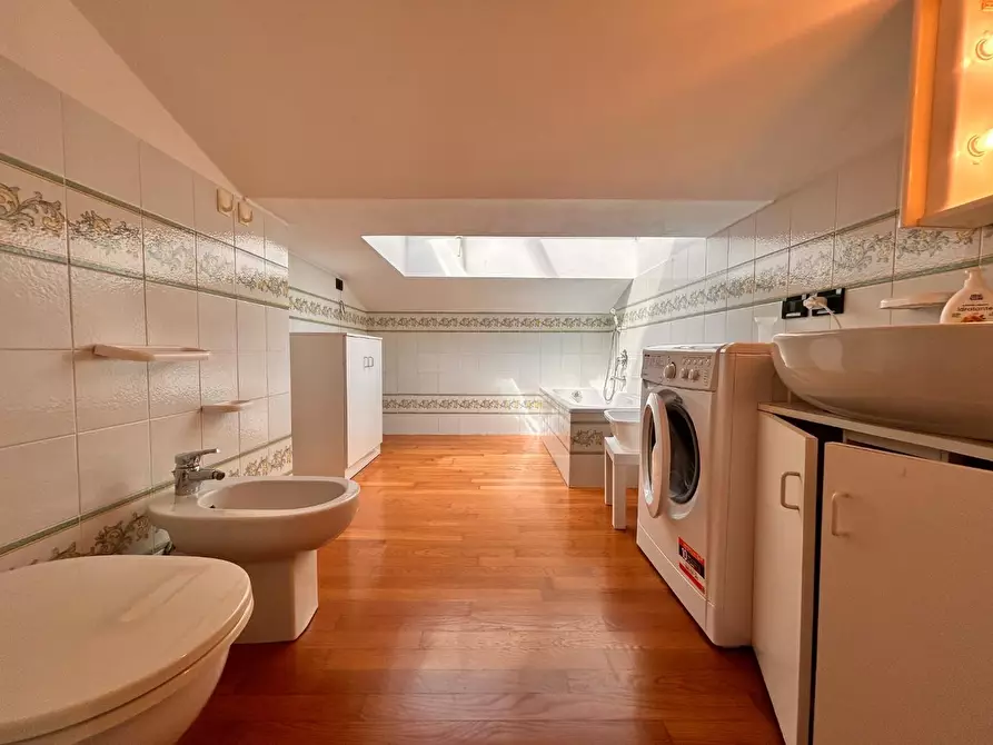 Immagine 12 di Appartamento in vendita  a Forte Dei Marmi