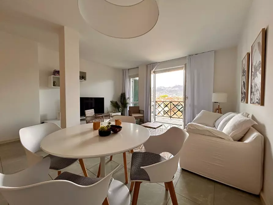 Immagine 2 di Appartamento in vendita  a Forte Dei Marmi