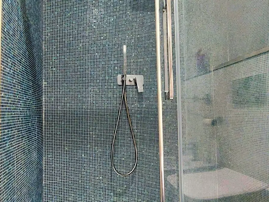 Immagine 29 di Villetta a schiera in vendita  a Carrara