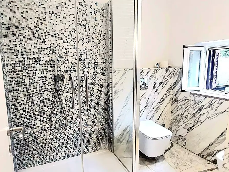 Immagine 24 di Villetta a schiera in vendita  a Carrara