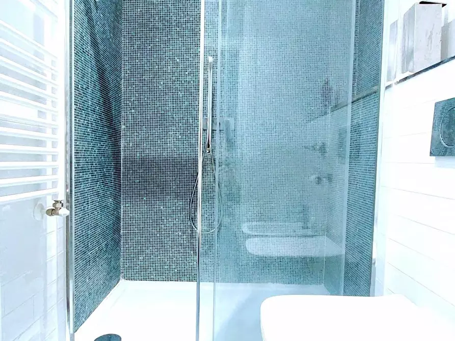 Immagine 27 di Villetta a schiera in vendita  a Carrara