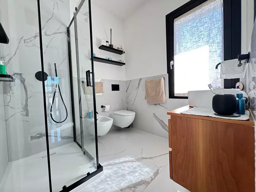 Immagine 11 di Villa in vendita  a Forte Dei Marmi