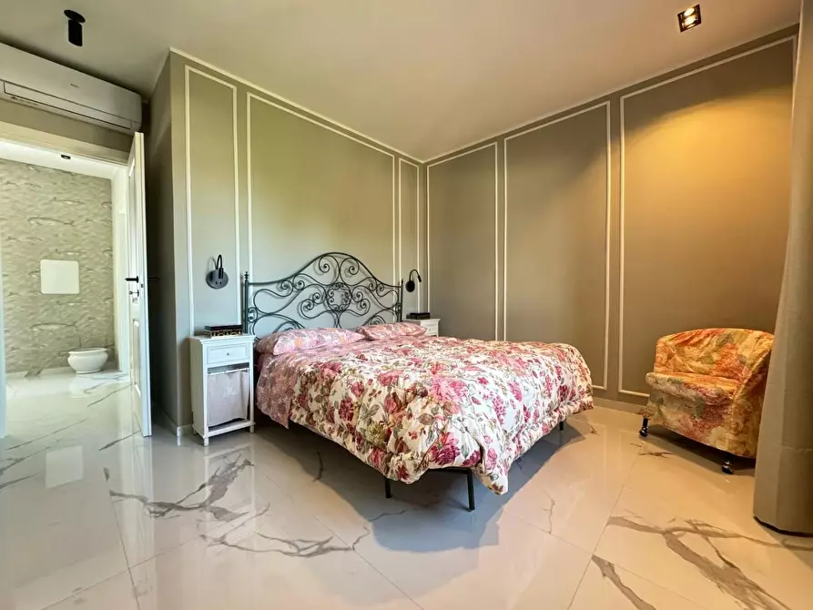 Immagine 13 di Villa in vendita  a Forte Dei Marmi