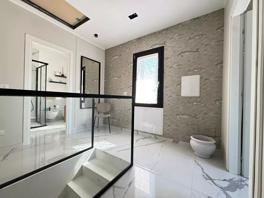 Immagine 12 di Villa in vendita  a Forte Dei Marmi