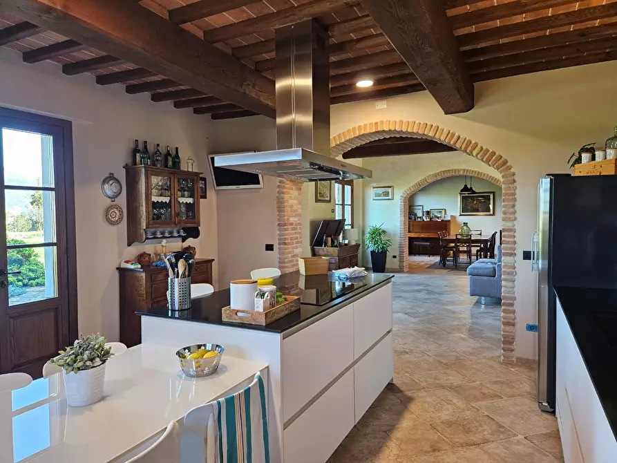 Immagine 28 di Casa colonica in vendita  a Cascina