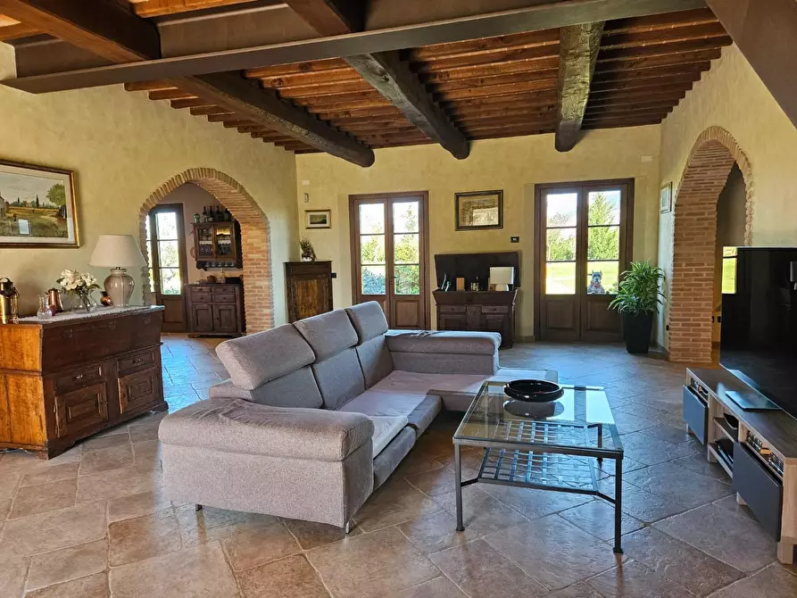 Immagine 27 di Casa colonica in vendita  a Cascina