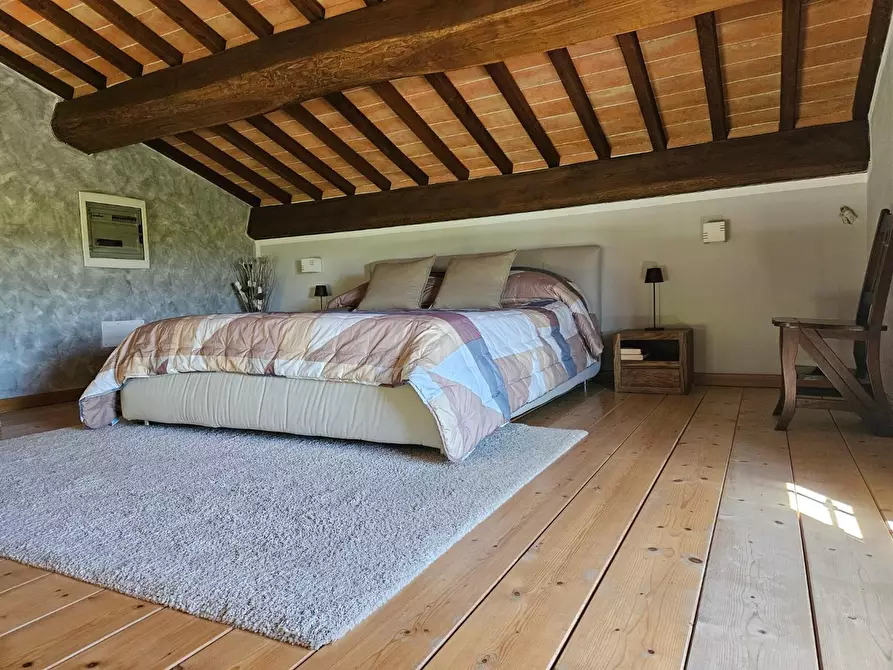 Immagine 47 di Casa colonica in vendita  a Cascina