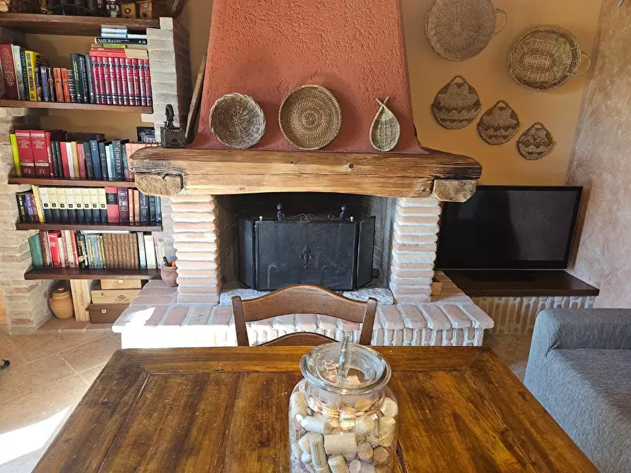 Immagine 51 di Casa colonica in vendita  a Cascina