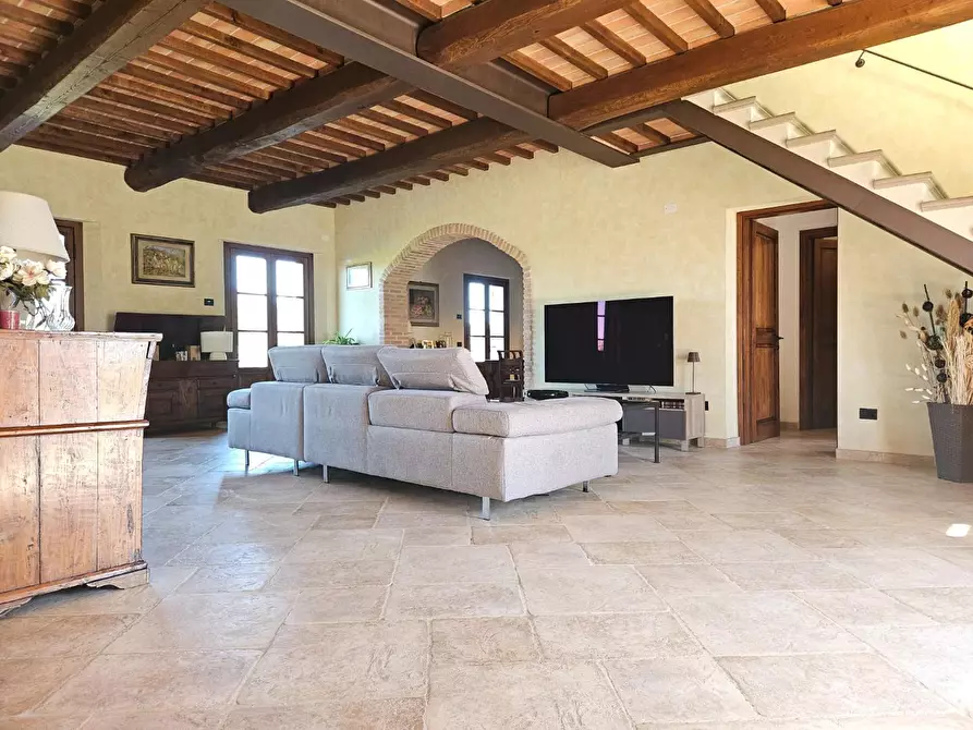 Immagine 52 di Casa colonica in vendita  a Cascina