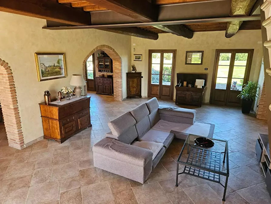 Immagine 26 di Casa colonica in vendita  a Cascina