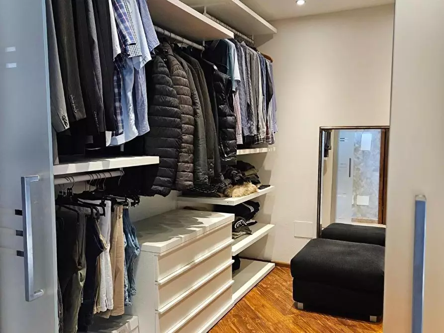 Immagine 41 di Casa colonica in vendita  a Cascina