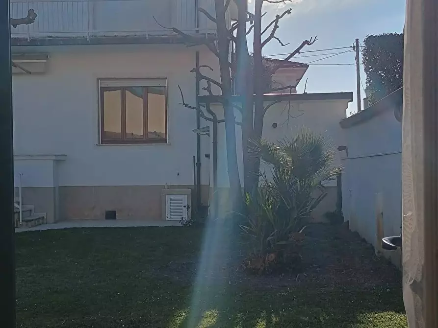 Immagine 17 di Villa in vendita  a Camaiore