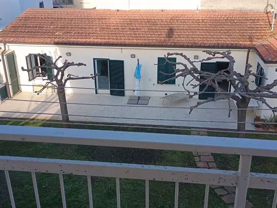 Immagine 31 di Villa in vendita  a Camaiore