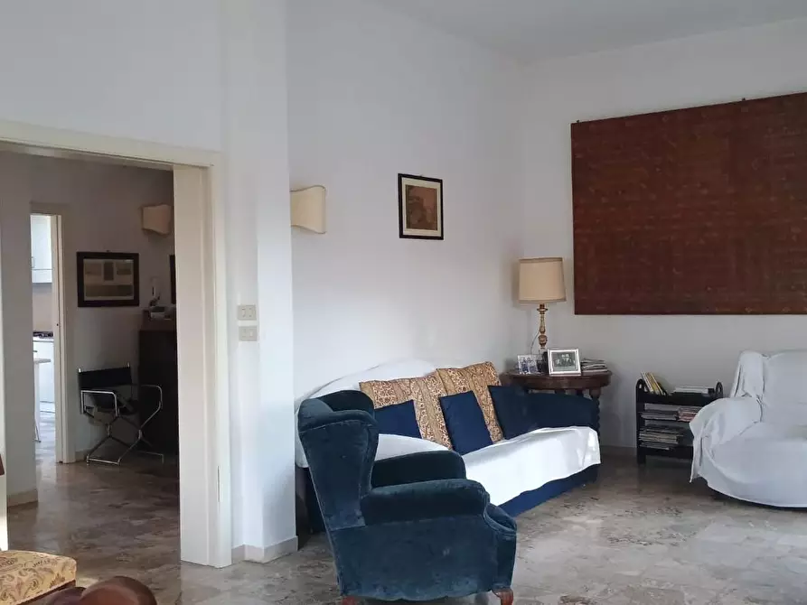 Immagine 5 di Villa in vendita  a Camaiore