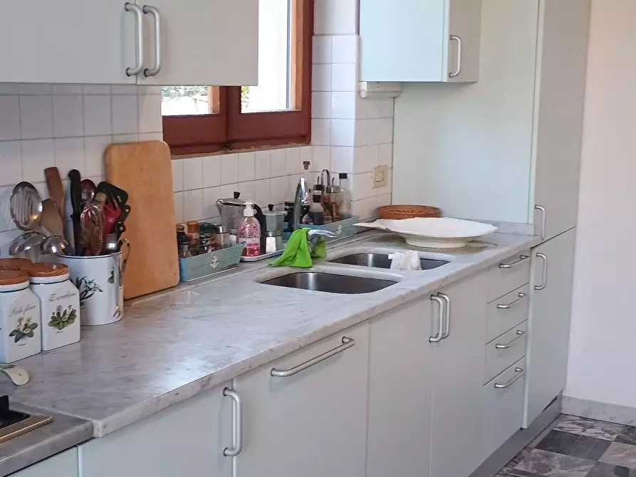 Immagine 11 di Villa in vendita  a Camaiore