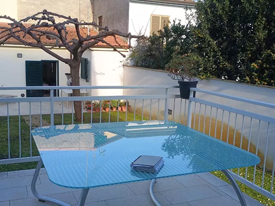 Immagine 1 di Villa in vendita  a Camaiore