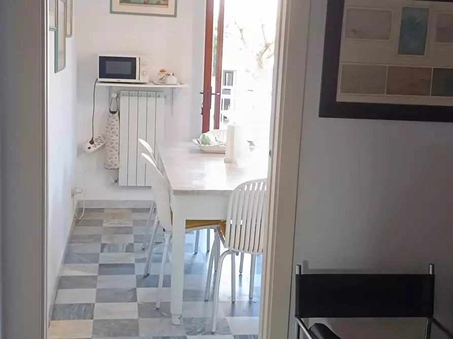 Immagine 8 di Villa in vendita  a Camaiore
