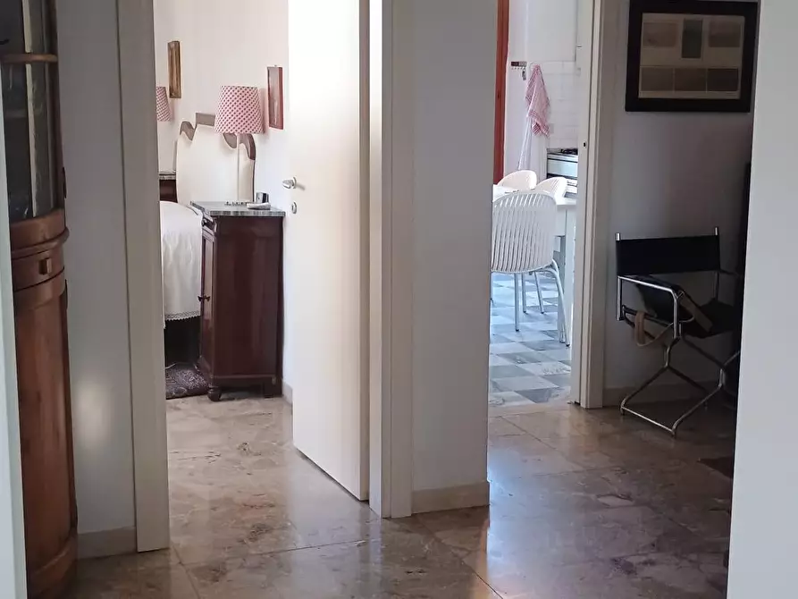 Immagine 7 di Villa in vendita  a Camaiore