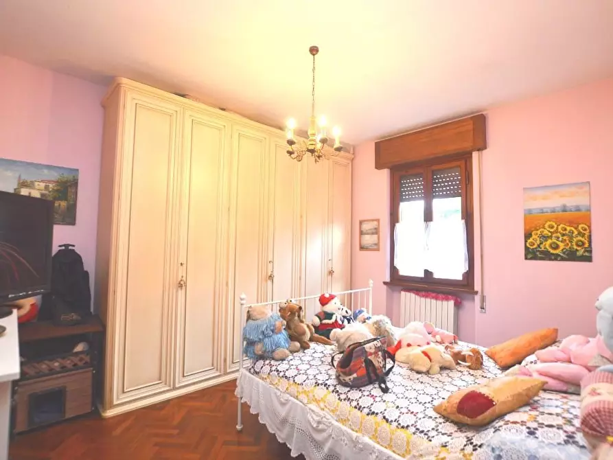 Immagine 14 di Villetta a schiera in vendita  a Lucca