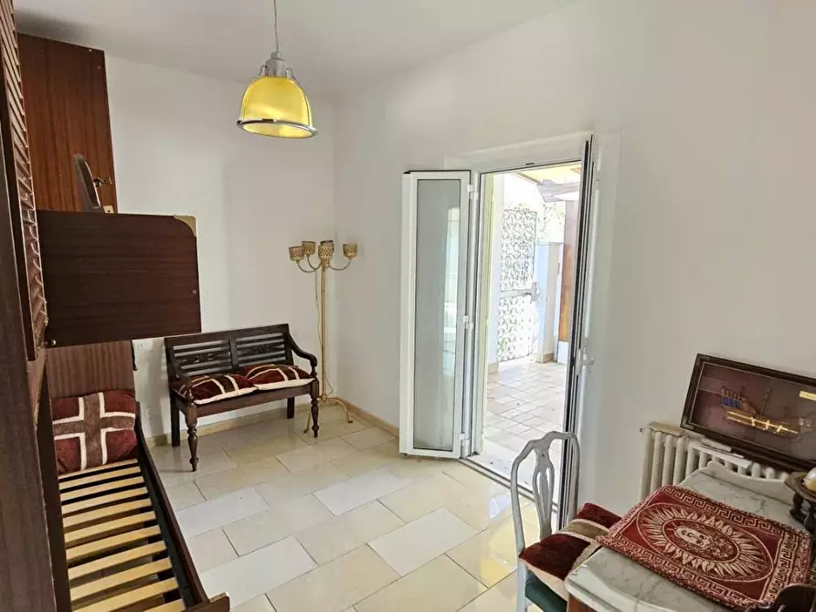 Immagine 12 di Villa in vendita  a Massa