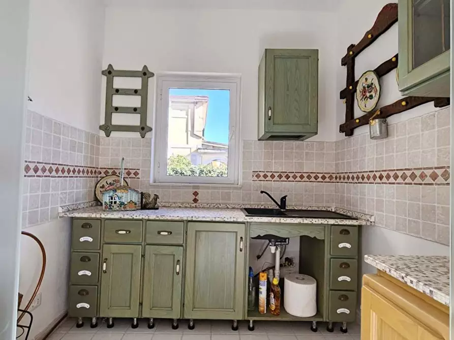 Immagine 8 di Villa in vendita  a Massa