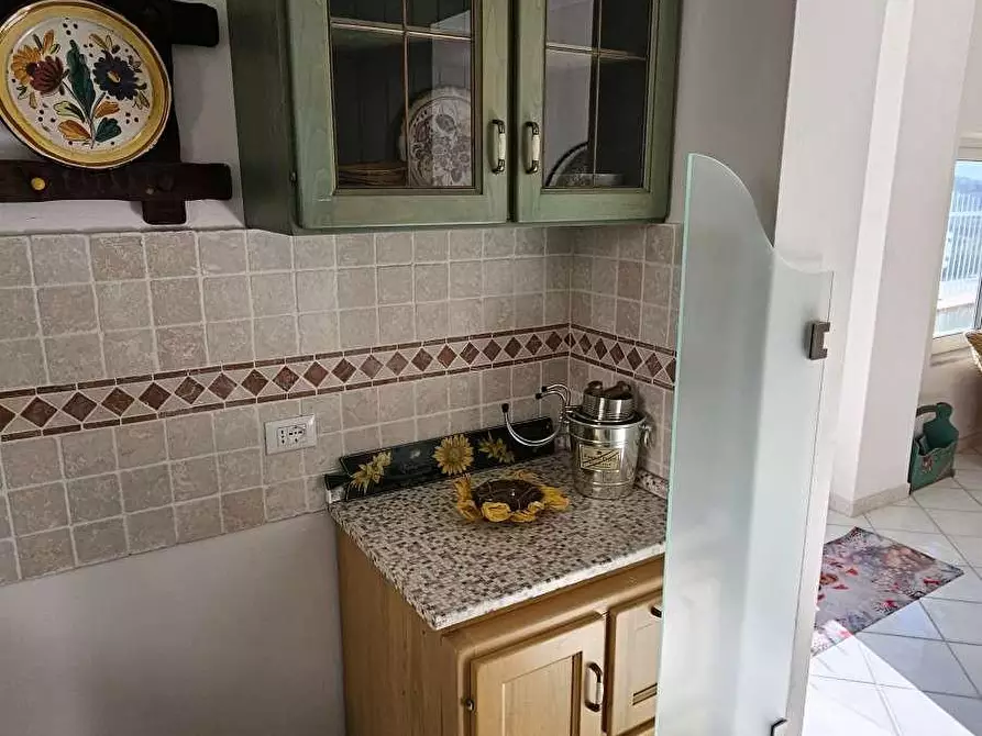 Immagine 9 di Villa in vendita  a Massa